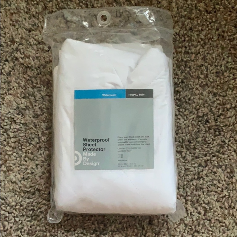 Mattress protector